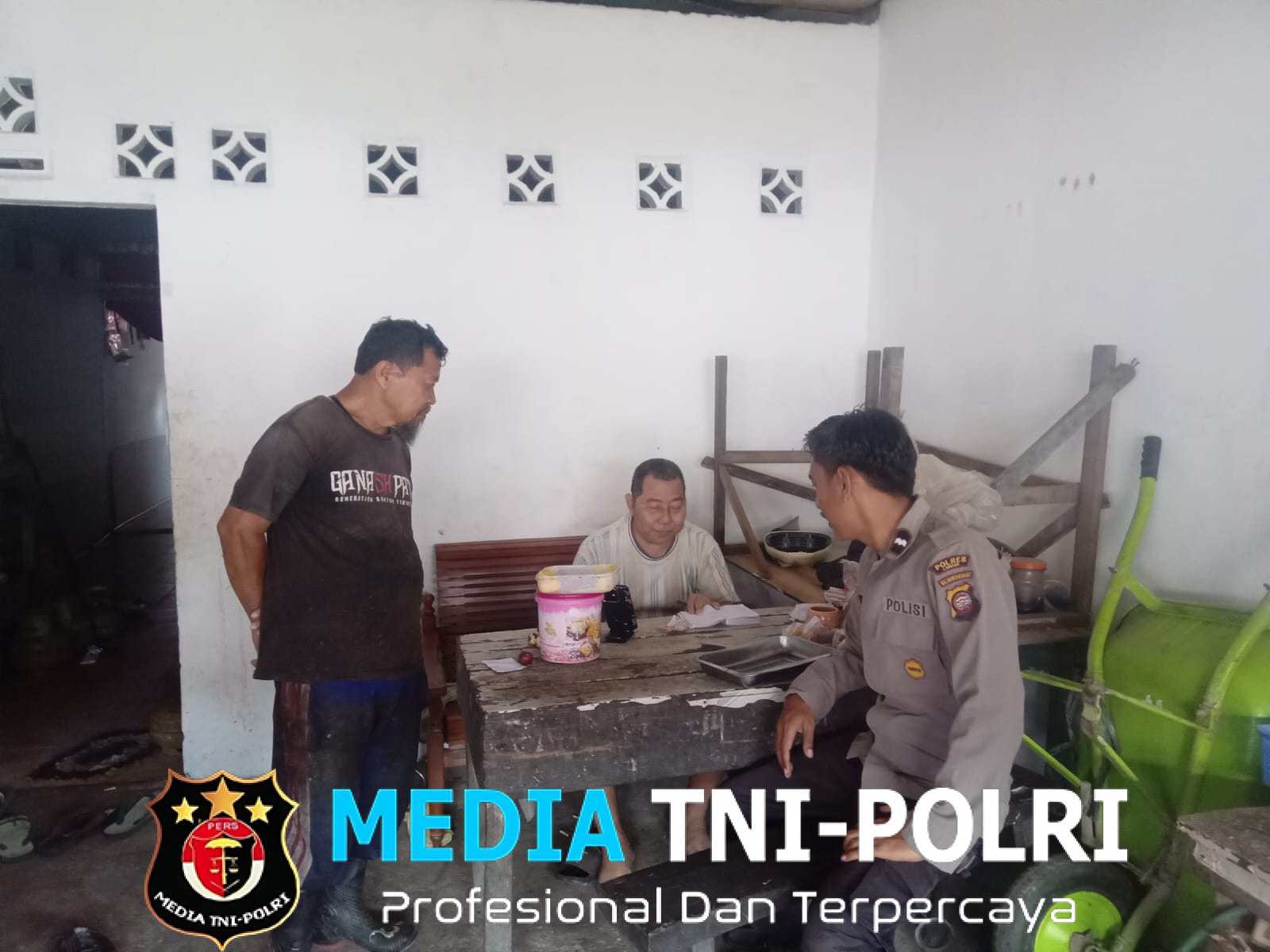 Cegah Premanisme, Polisi Sambangi Warga dan Pedagang di Seputaran Wilayah Hukumnya