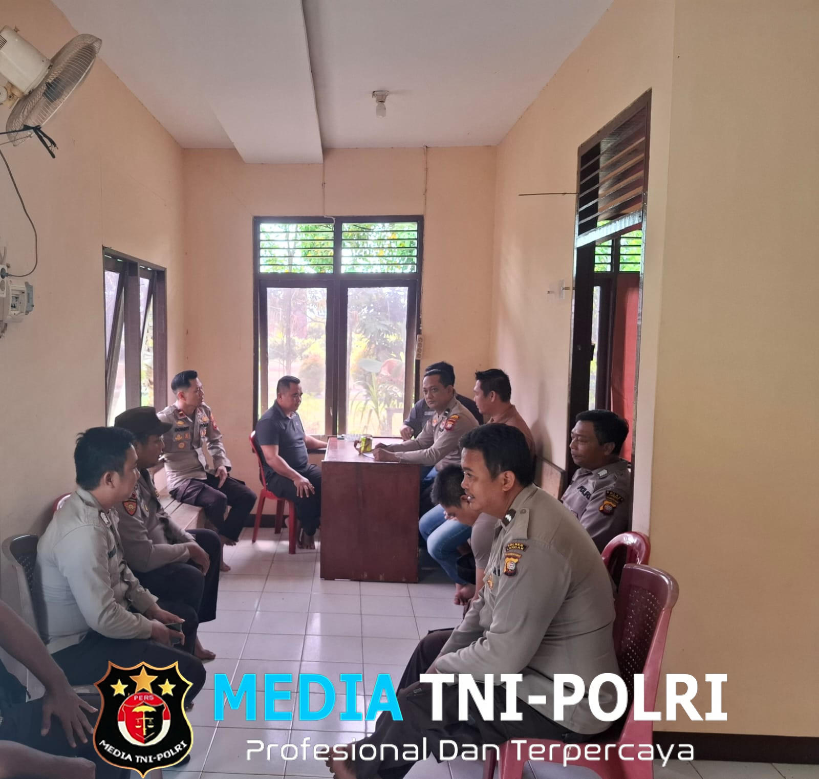 Anev Kinerja Polsek Kuala Behe, Kapolsek Tekankan Anggota Untuk Tingkatkan Pelayanan Kepada Masyarakat