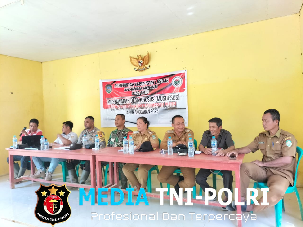 Bhabinkamtibmas Polsek Meranti Hadiri Musyawarah Desa Khusus Pembentukan Koperasi Merah Putih Desa Tahu