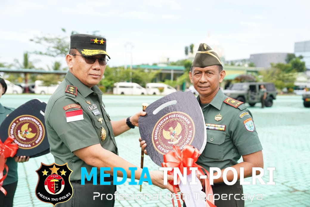 Dukung Operasional Satuan, Pangdam XII/Tpr Serahkan Ransus Maung MV3