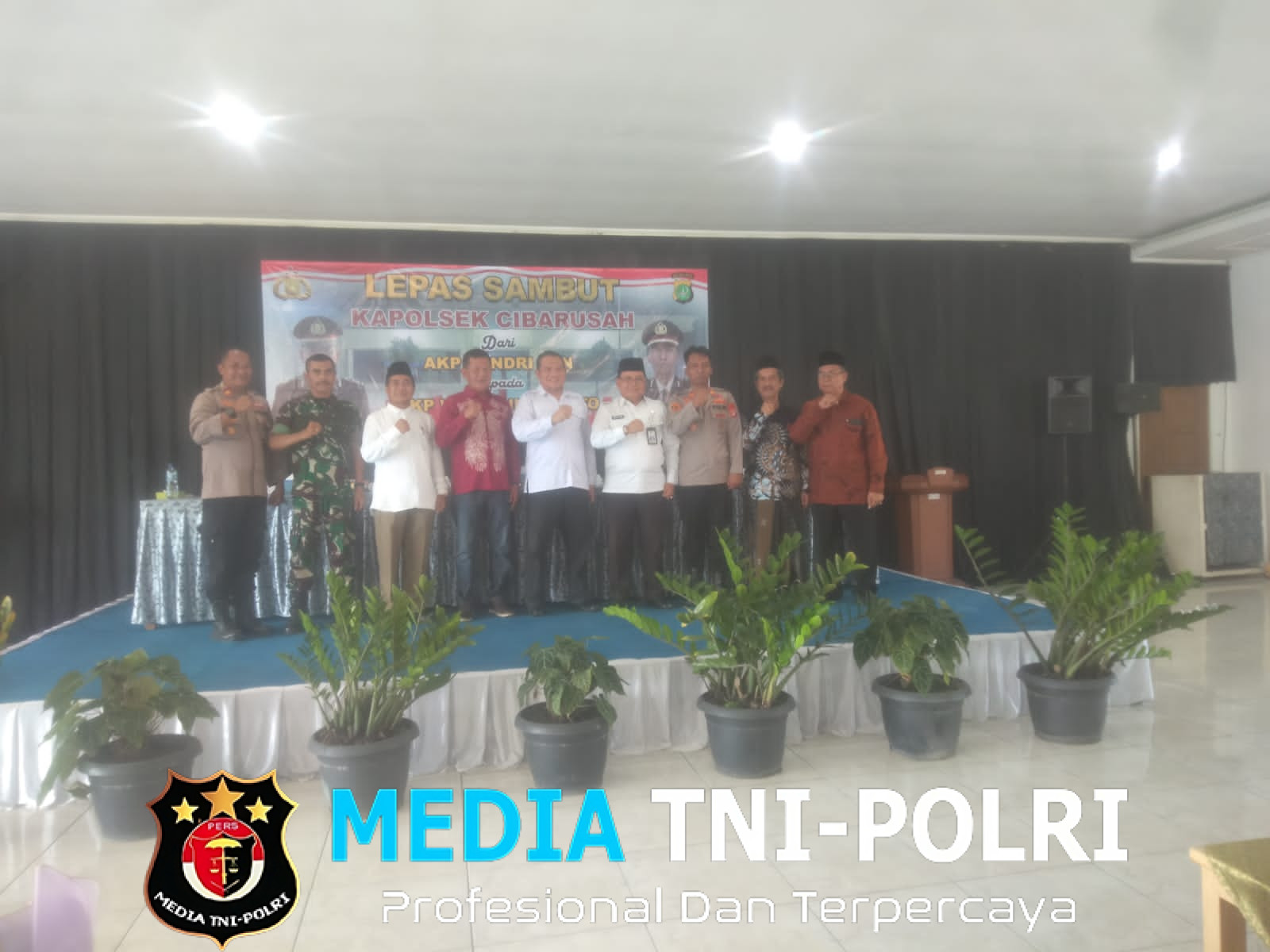 AKP Widi Muldiyanto Resmi Menjabat Kapolsek Cibarusah Lepas Sambut AKP Yenden Zen Beralih Tugas