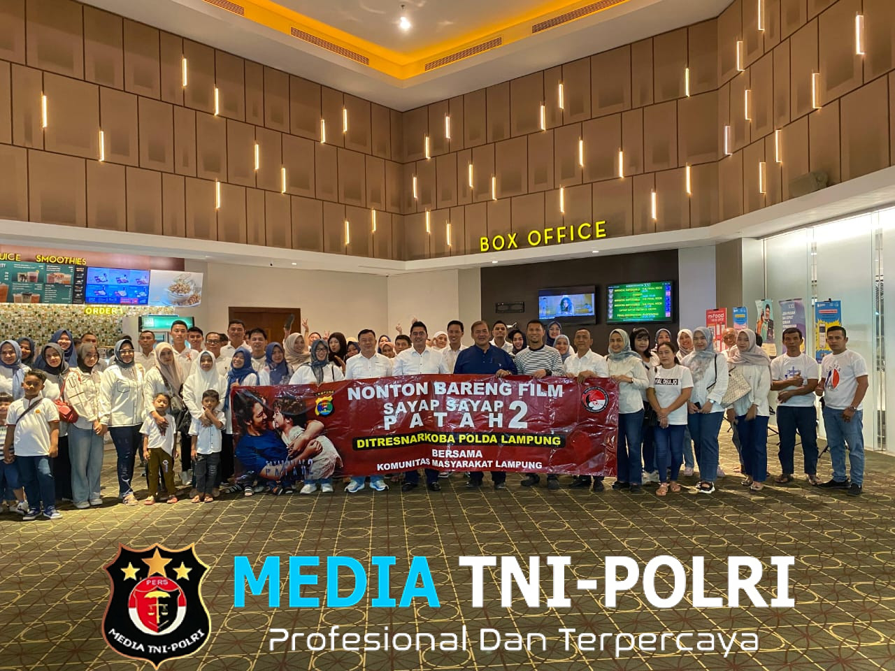 Ditresnarkoba Polda Lampung Gelar Nonton Bareng “Sayap-Sayap Patah 2” Bersama Masyarakat Bangun Empati dan Sinergitas