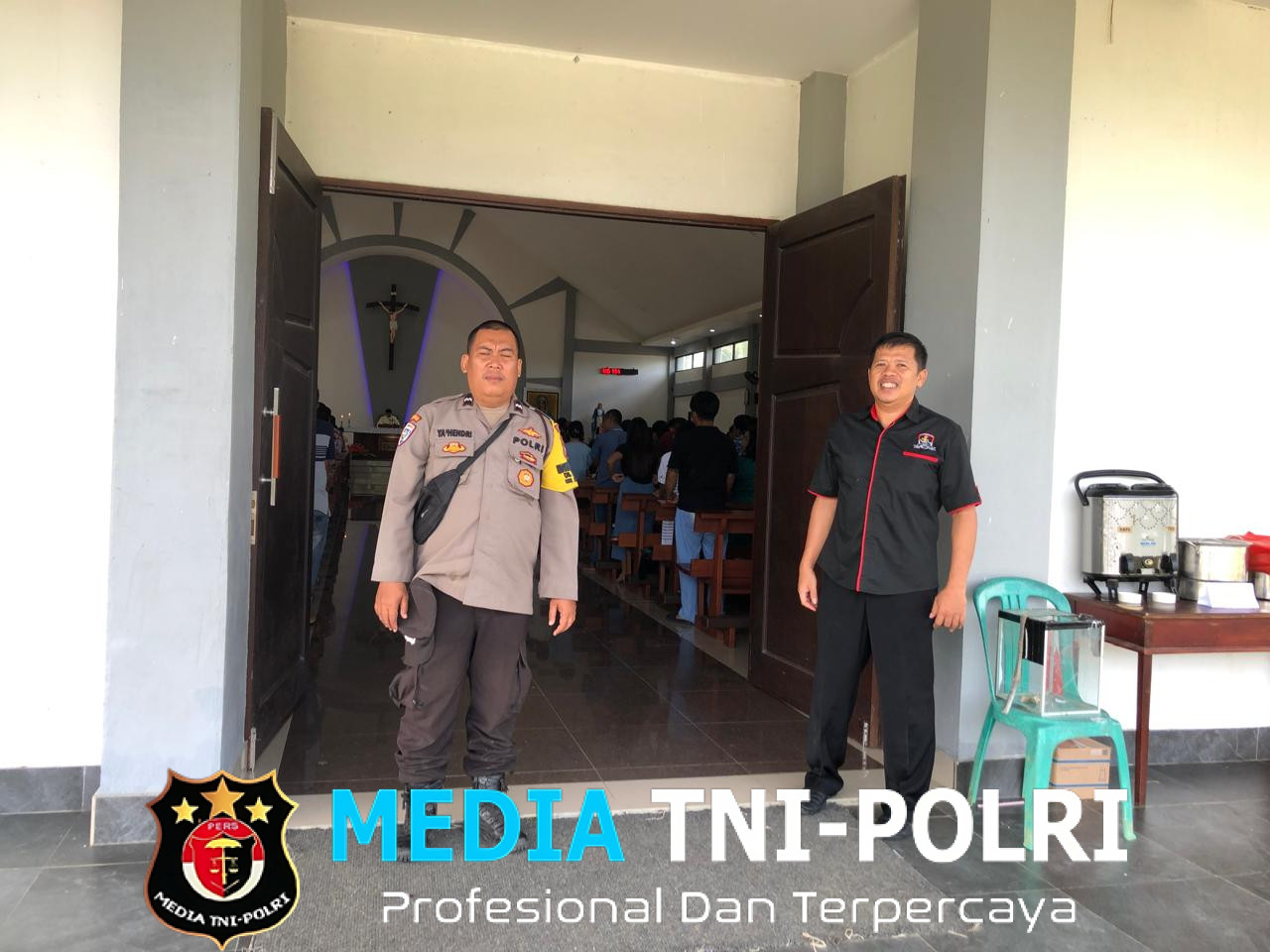 Ciptakan Rasa Aman Polsek Ngabang Laksanakan Pengamanan Ibadah Peringatan Kenaikan Isa Almasih