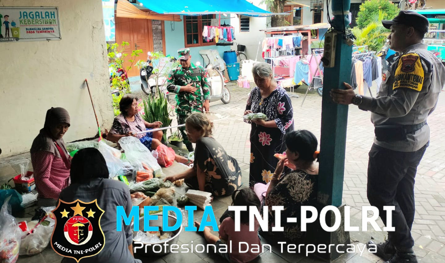 Bentuk kepedulian Babinsa Kratonan, Pantau Harga Bahan Pokok di Pedagang Sayur