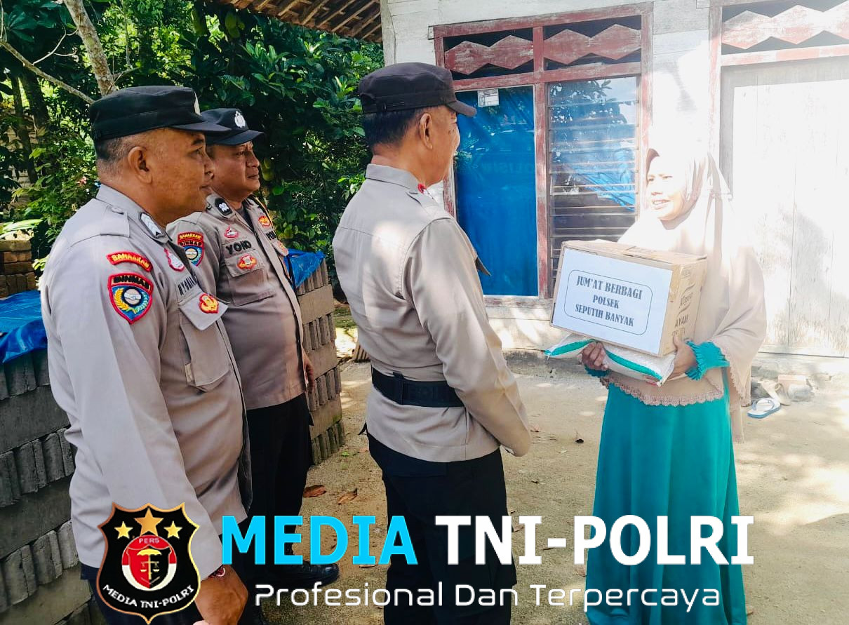 Jumat Berbagi, Polsek Seputih Banyak Berikan Bansos Kepada Warga Membutuhkan