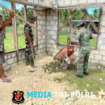 Gotong Royong Bersama Masyarakat, Satgas Yonif 131/Brajasakti Bantu Pembangunan Masjid di Perbatasan Papua