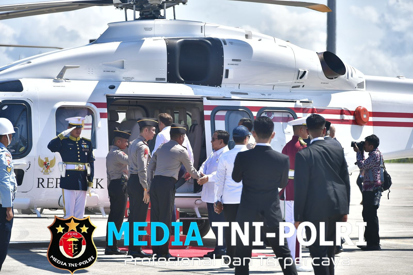 Helikopter AW 189 Polri Melaksanakan Pelayanan Penerbangan Kepresidenan untuk Presiden RI dan Presiden Perancis dengan Sukses