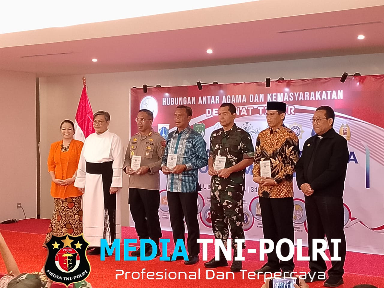 Kapolres Metro Jaktim dan Muspika Hadiri Silaturahmi Lintas Agama di Gereja Paroki Kalvari Lubang Buaya