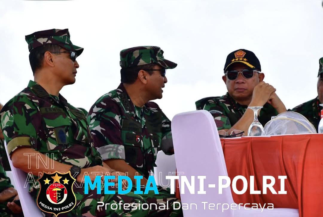 Wakasal Bersama Panglima TNI Tinjau Kesiapan Upacara Tradisi Kehormatan Militer