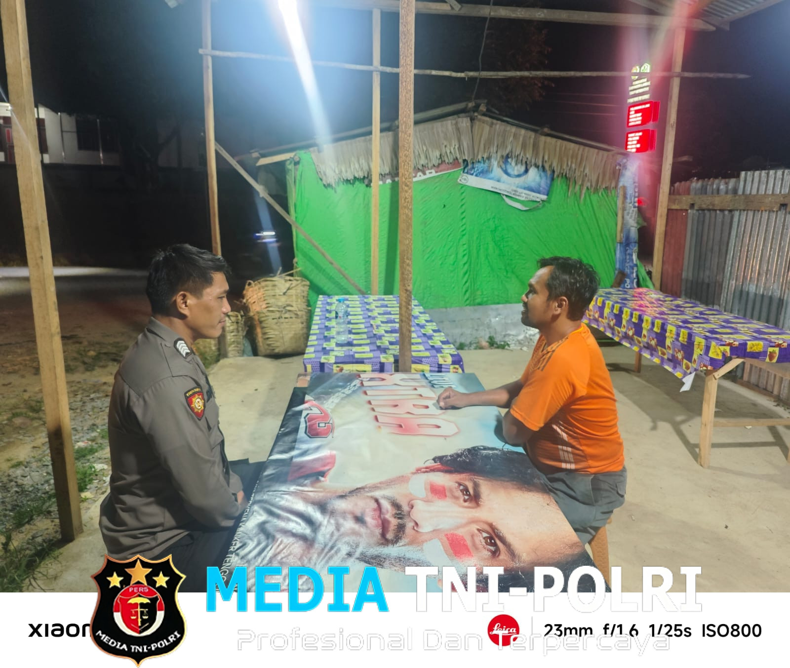 Polisi Lakukan Pendekatan Humanis kepada Warga di Warung Pinggir Jalan