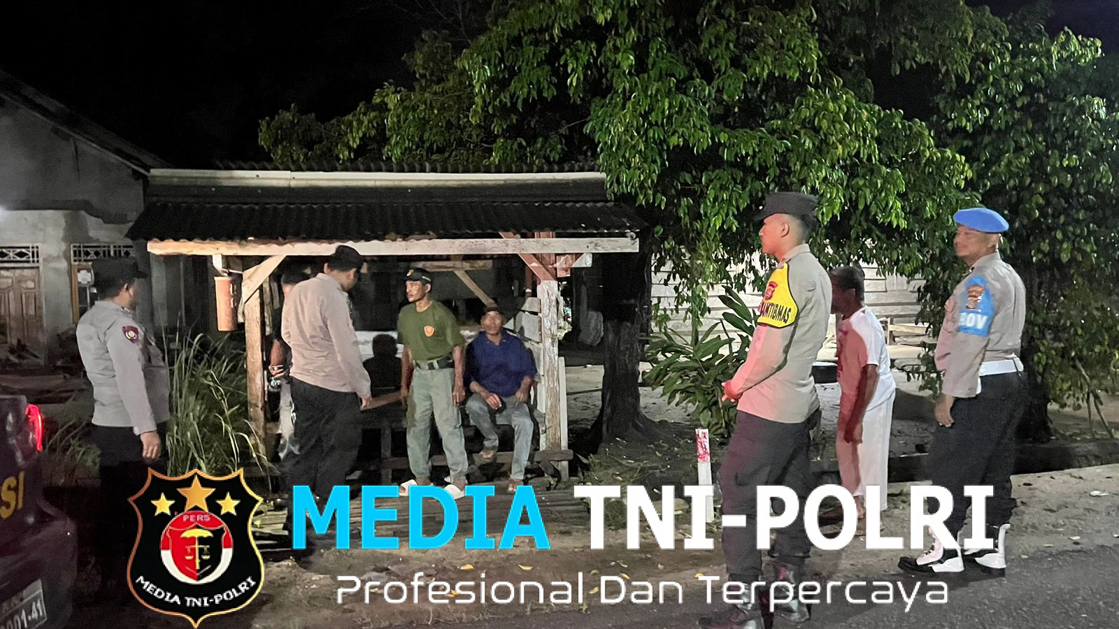 Personil Polsek Tulang Bawang Tengah Gelar Patroli Siskamling di Jam Rawan Guna Cegah Gangguan Kamtibmas