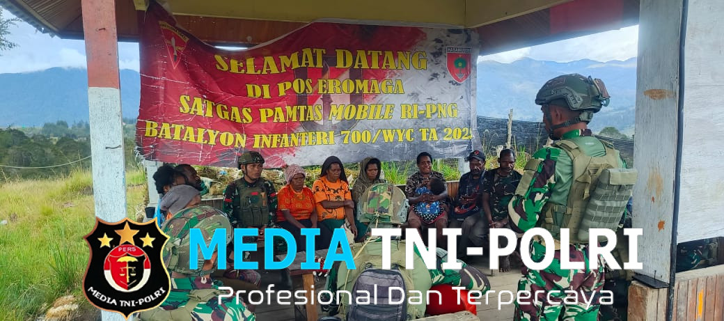 Satgas TNI di Pos Eromaga Mengukuhkan Kebersamaan dengan Ibadah Mingguan Bersama Warga Kristen Kampung Eronggobak