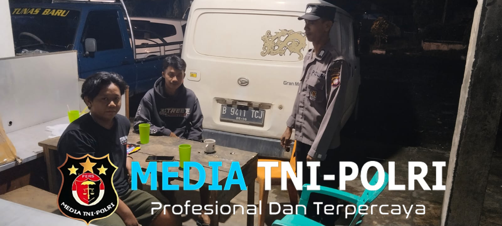 Patroli Malam Temui Warga, Polsek Sengah Temila Sampaikan Pesan Kamtibmas