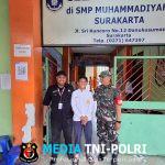Jaga Pertahanan Wilayah dari Ancaman Tak Kasat Mata Perjuangan Sunyi Babinsa Danukusuman Bersama Security SMP Muhammadiyah 8
