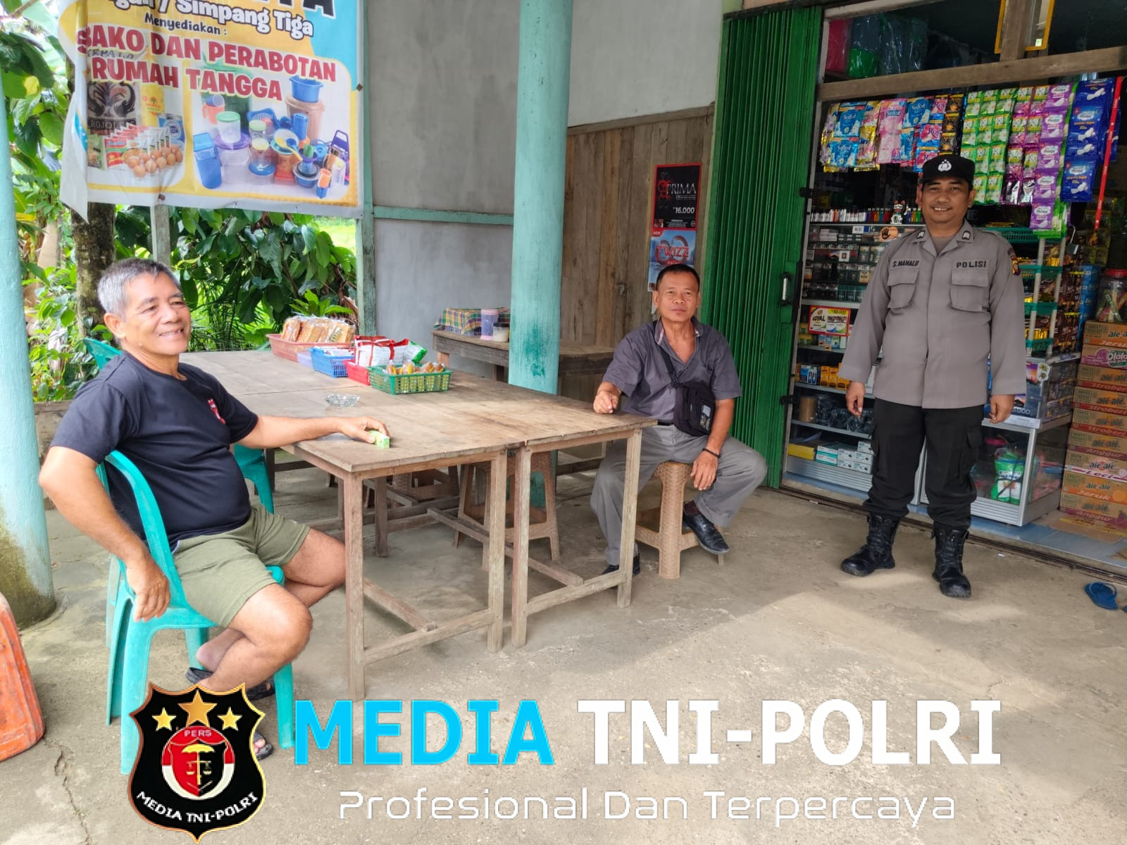 Antisipasi Kriminalitas, Anggota Polsek Air Besar Aktif Temui Warga