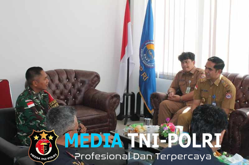 Jalin Kerjasama dan Sinergi, Dansatgas Pamtas RI-Malaysia Yonkav 3/AC Kunjungi PLBN Badau