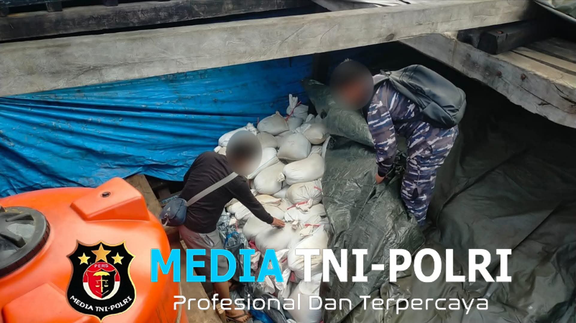 TNI AL Gagalkan Penyelundupan 25 Ton Pasir Timah Ilegal ke Malaysia