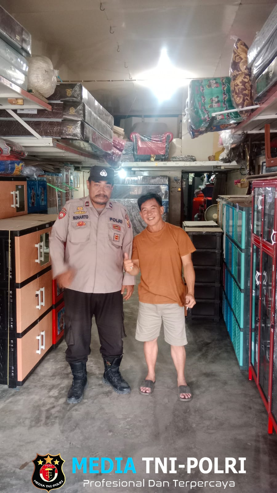 Patroli Polsek Ngabang Ingatkan Untuk Melaporkan Apabila Melihat Suatu Tindak Kejahatan