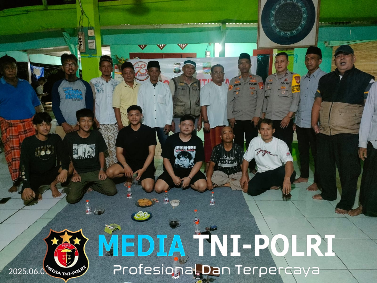 Ngopi Kamtibmas Polsek Cibarusah dan Masyarakat Bersinergi untuk Keamanan