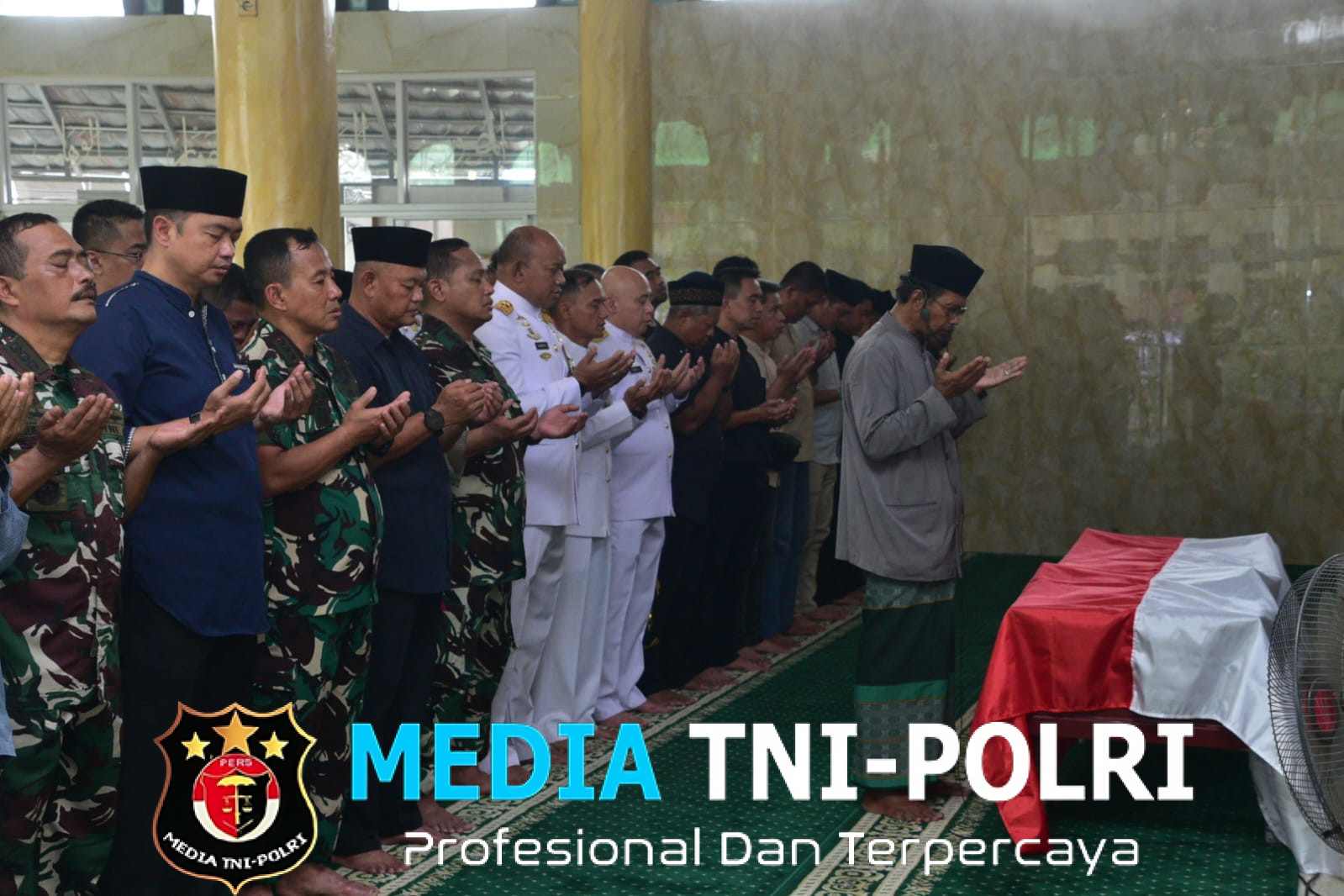 Danpasmar 1 Berikan Penghormatan Terakhir Kepada Rekan Satu Angkatannya