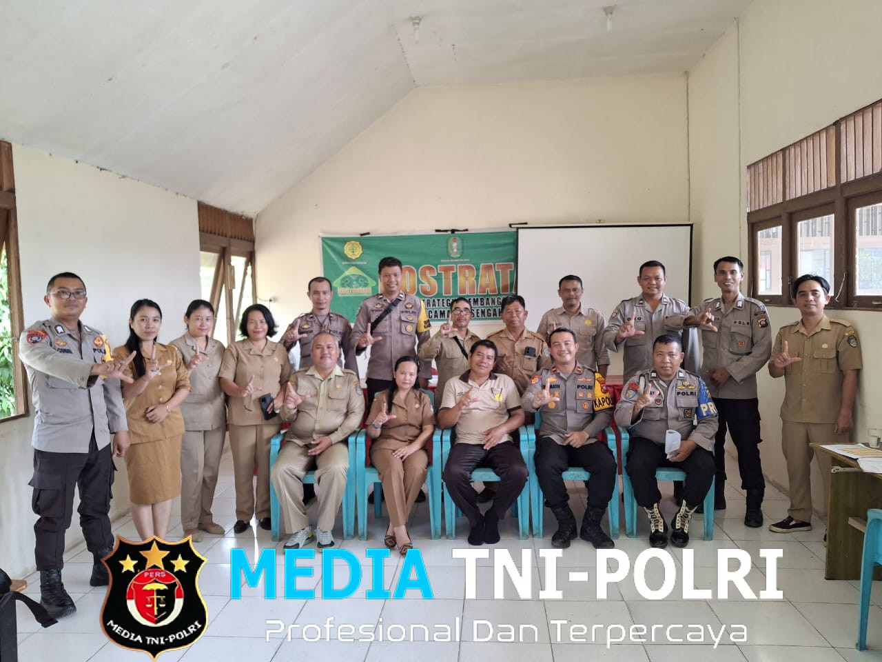 Rapat Koordinasi di Aula BPP Dusun Senakin, Angkaman Desa Senakin Kecamatan Sengah Temila