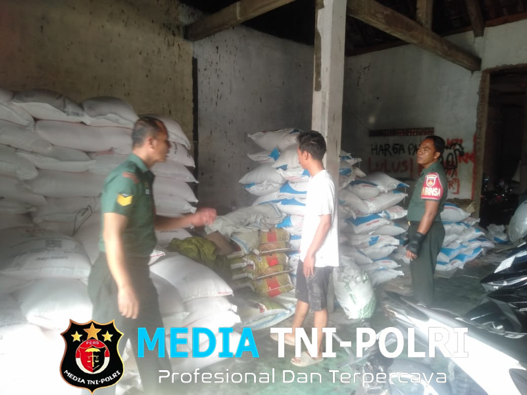 Babinsa Sidak Harga Pupuk, Pastikan Petani Tak Terbebani