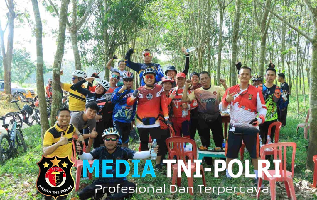 Gowes Bareng Kapolres Tulang Bawang Barat, Puluhan Personel dan Masyarakat Kayuh 25 KM Sambut Hari Bhayangkara Ke 79