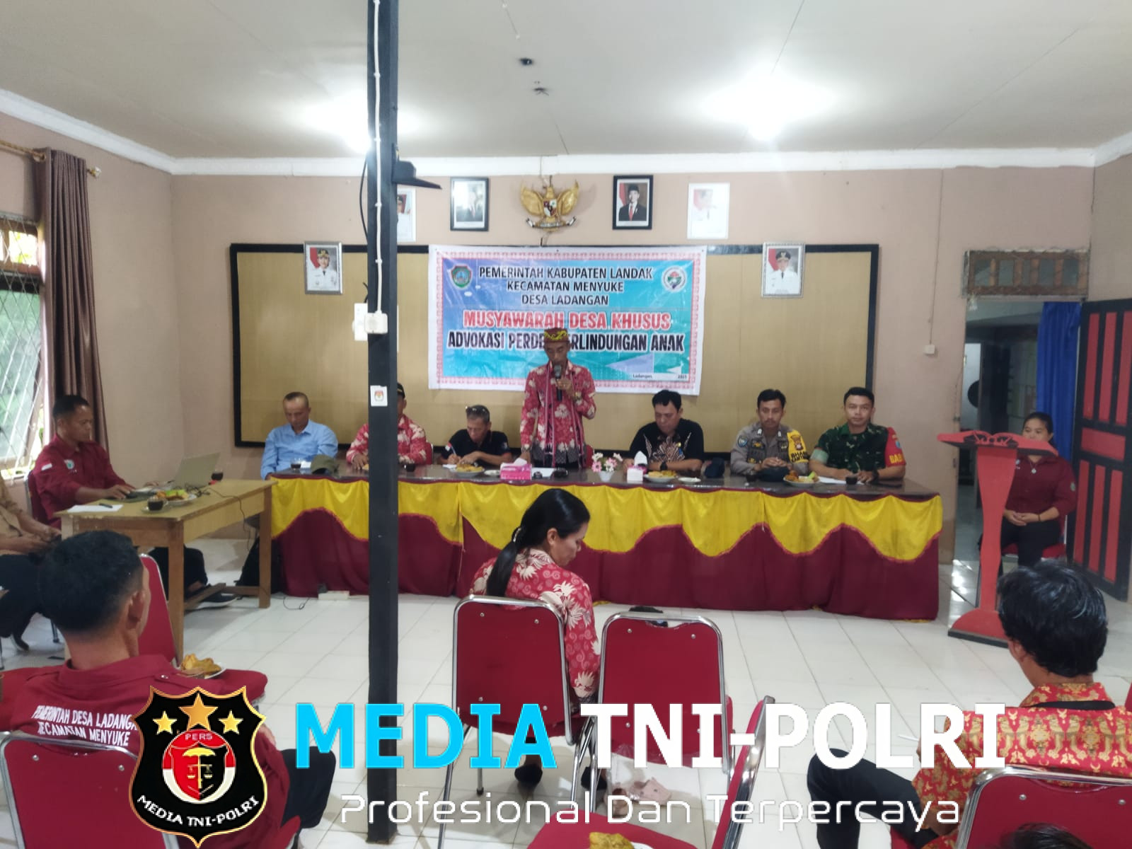 Bhabinkamtibmas Polsek Menyuke Hadiri Acara  Musdessus Tahun 2025 di Desa Ladangan