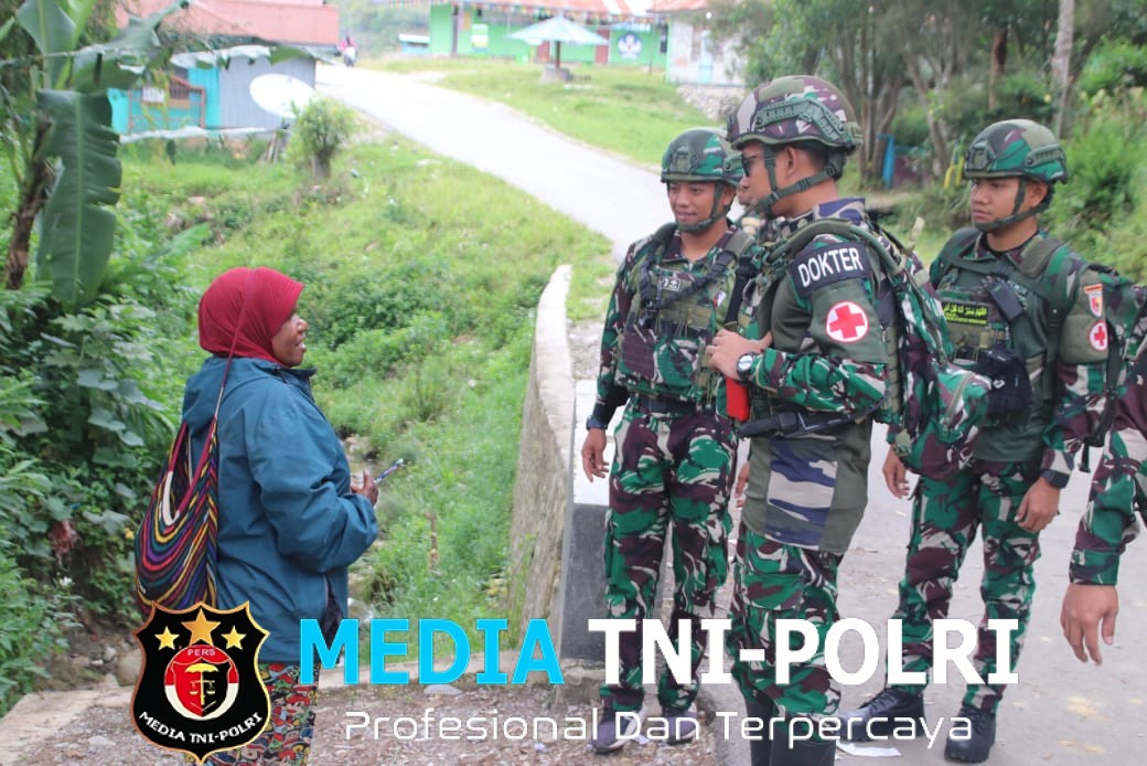 Menangkap Senyum Masyarakat Papua Satgas Yonif 521/DY Berikan Pelayanan Kesehatan Gratis Bagi Masyarakat Distrik Walesi