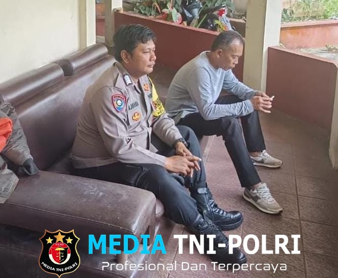 Bhabinkamtibmas Desa Kopo Sambangi Warga, Ajak Wujudkan Lingkungan Aman dan Nyaman