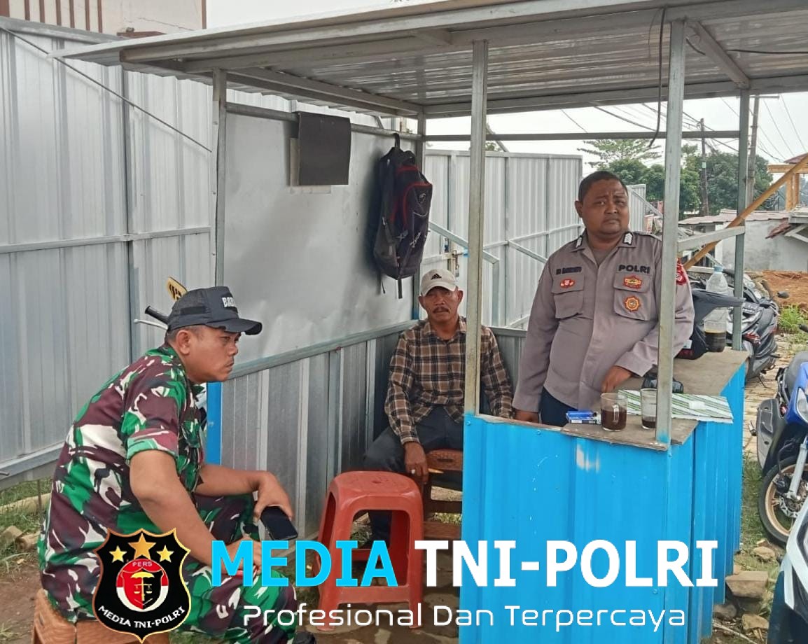 Sinergitas TNI-Polri, Bhabinkamtibmas dan Babinsa Sambangi Warga Desa Cipicung Cijeruk
