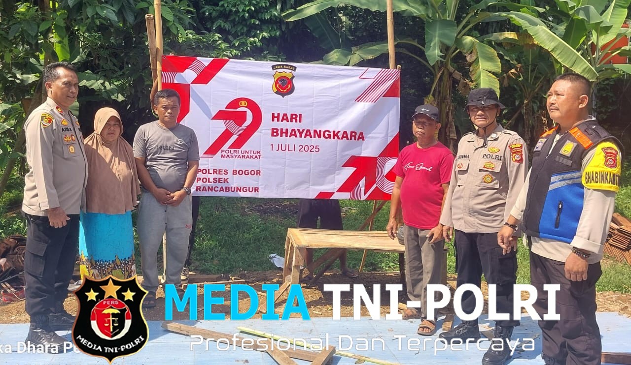 Sambut HUT Bhayangkara ke-79, Polsek Rancabungur Laksanakan Bedah Rumah Korban Puting Beliung