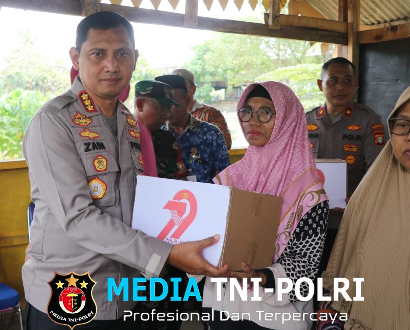 Sambut Hari Bhayangkara ke-79, Polres Metro Tangerang Kota Sebar 2.000 Paket Bantuan Sosial di Slum Area