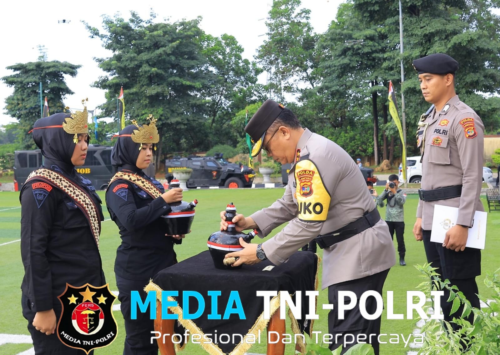 Polda Lampung Gelar Upacara Penyerahan Air Suci dalam Rangka Hari Bhayangkara ke 79