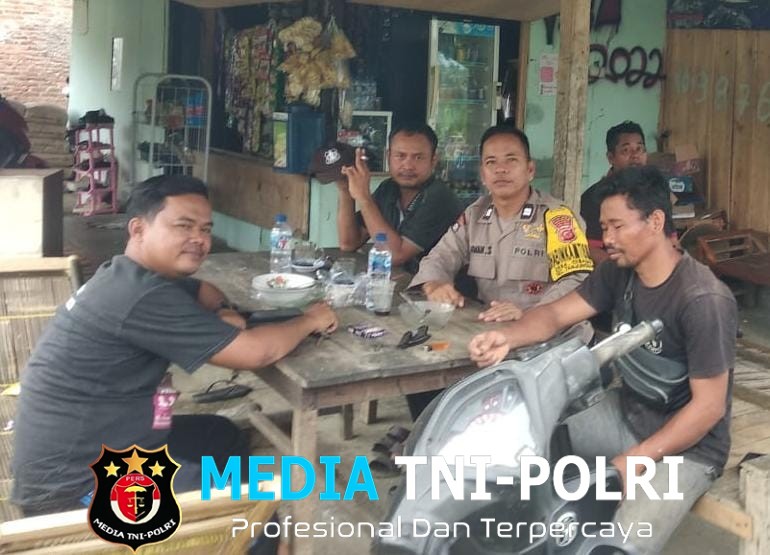 Bhabinkamtibmas Polsek Tanjungsari sambangi warga, sampaikan imbauan kamtibmas dan ajak wujudkan lingkungan aman serta produktif
