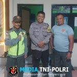 Jalin Silaturahmi Kamtibmas Bhabinkamtibmas Desa Gadog Polsek Megamendung Laksanakan Kontrol Siskamling 