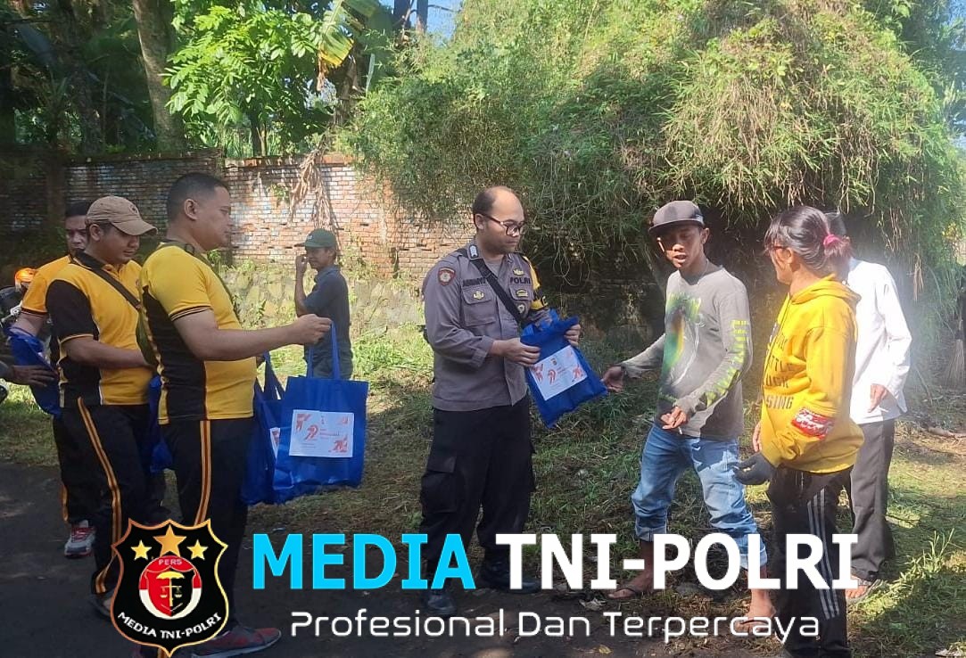 Sambut HUT Bhayangkara ke-79, Polsek Caringin Salurkan Bantuan Sosial untuk Masyarakat Kurang Mampu