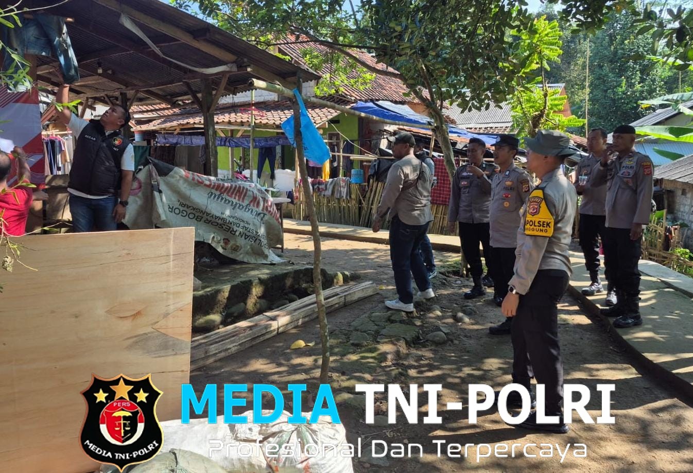 Sambut Hut Bhayangkara ke-79 Polsek Nanggung Wujudkan Rumah Layak Huni Melalui Program Bhakti Sosial