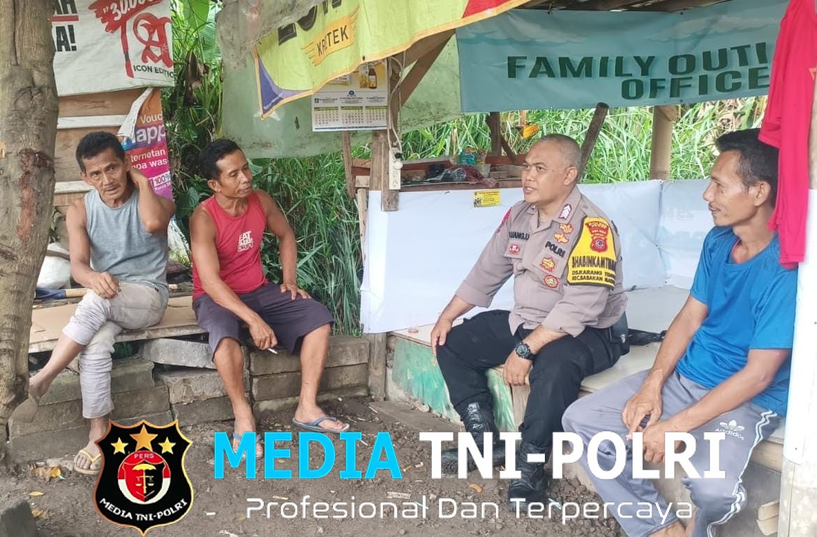 Giat Sambang Warga Bhabinkamtibmas Polsek Babakan Madang Sampaikan Pesan Kamtibmas 