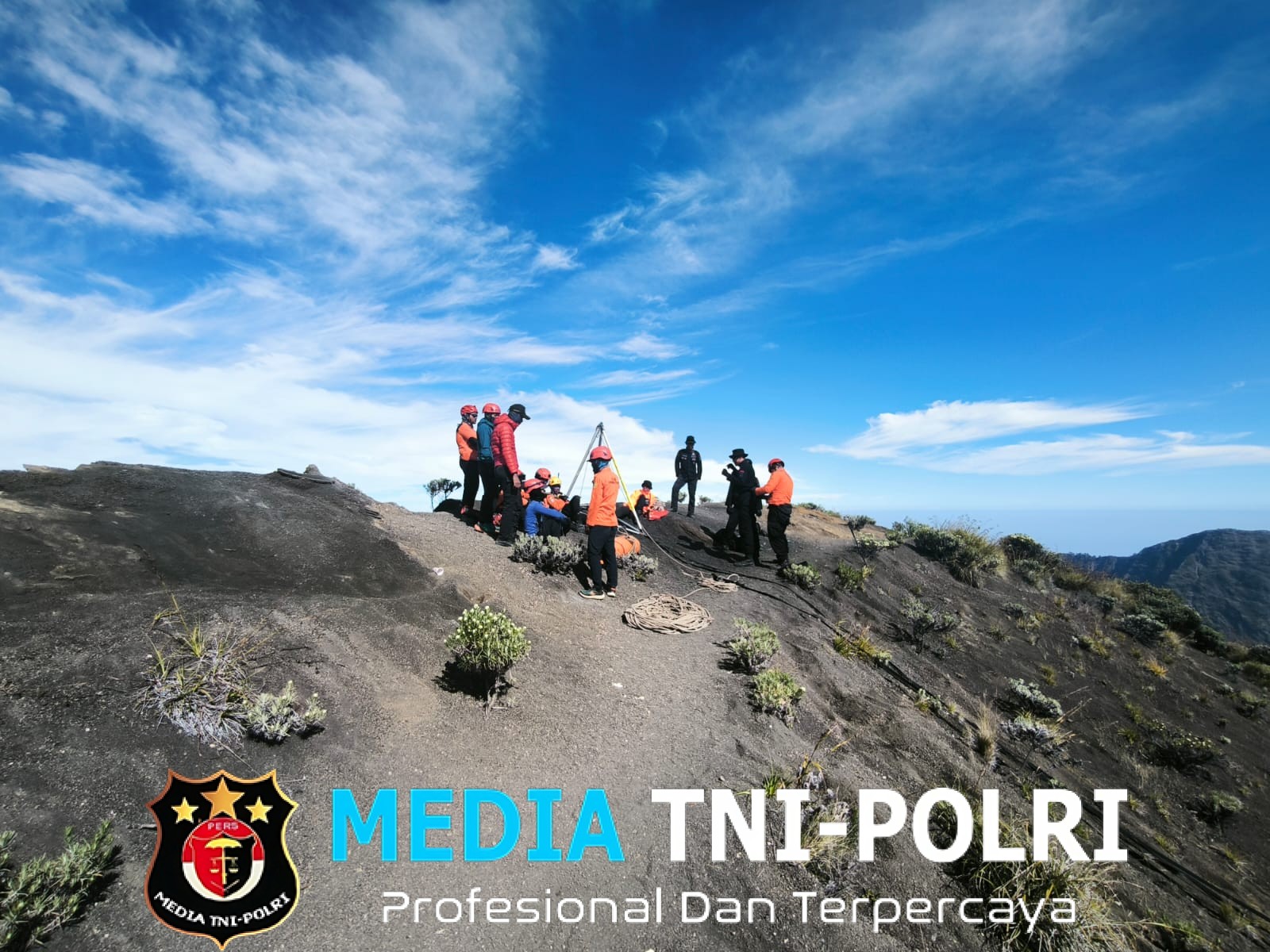 Evakuasi Dramatis di Rinjani: Tim SAR NTB Berjuang Selamatkan Pendaki Asal Brasil