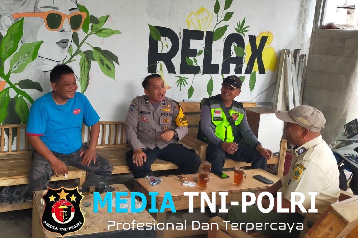 Jalin Silaturahmi dan Perkuat Kamtibmas, Bhabinkamtibmas Desa Cicadas Polsek Gunung Putri Gelar Sambang Warga