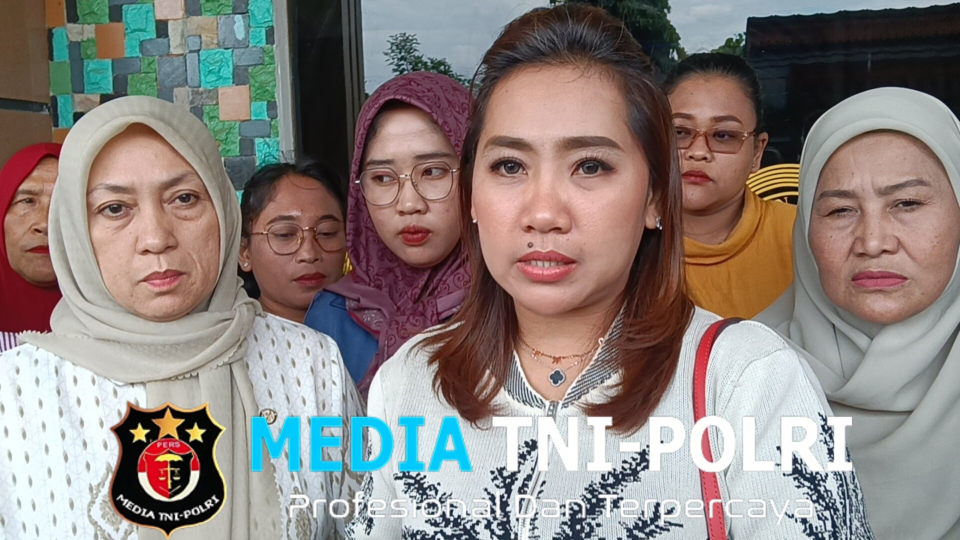 Senjata Oknum TNI Rampas Nyawa 3 Polisi: Keluarga Korban Menangis Minta Pakaian Saat Bertugas Dikembalikan