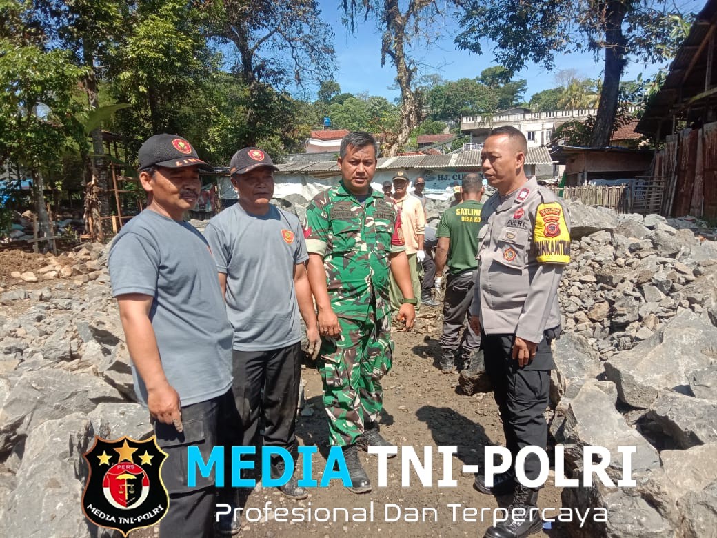 Bhabinkamtibmas Sambang Lokasi Pembangunan Pos Koramil Megamendung, Wujud Sinergitas TNI–Polri–Linmas