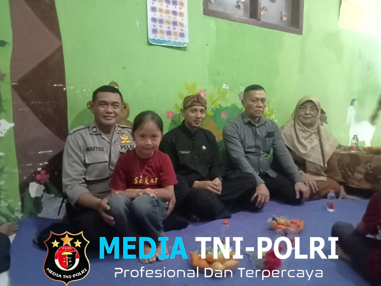 Giat Anjangsana kepada Tokmas dan Warga Desa Bitungsari Bhabinkamtibmas Polsek Ciawi Berikan Himbauan Kamtibmas 