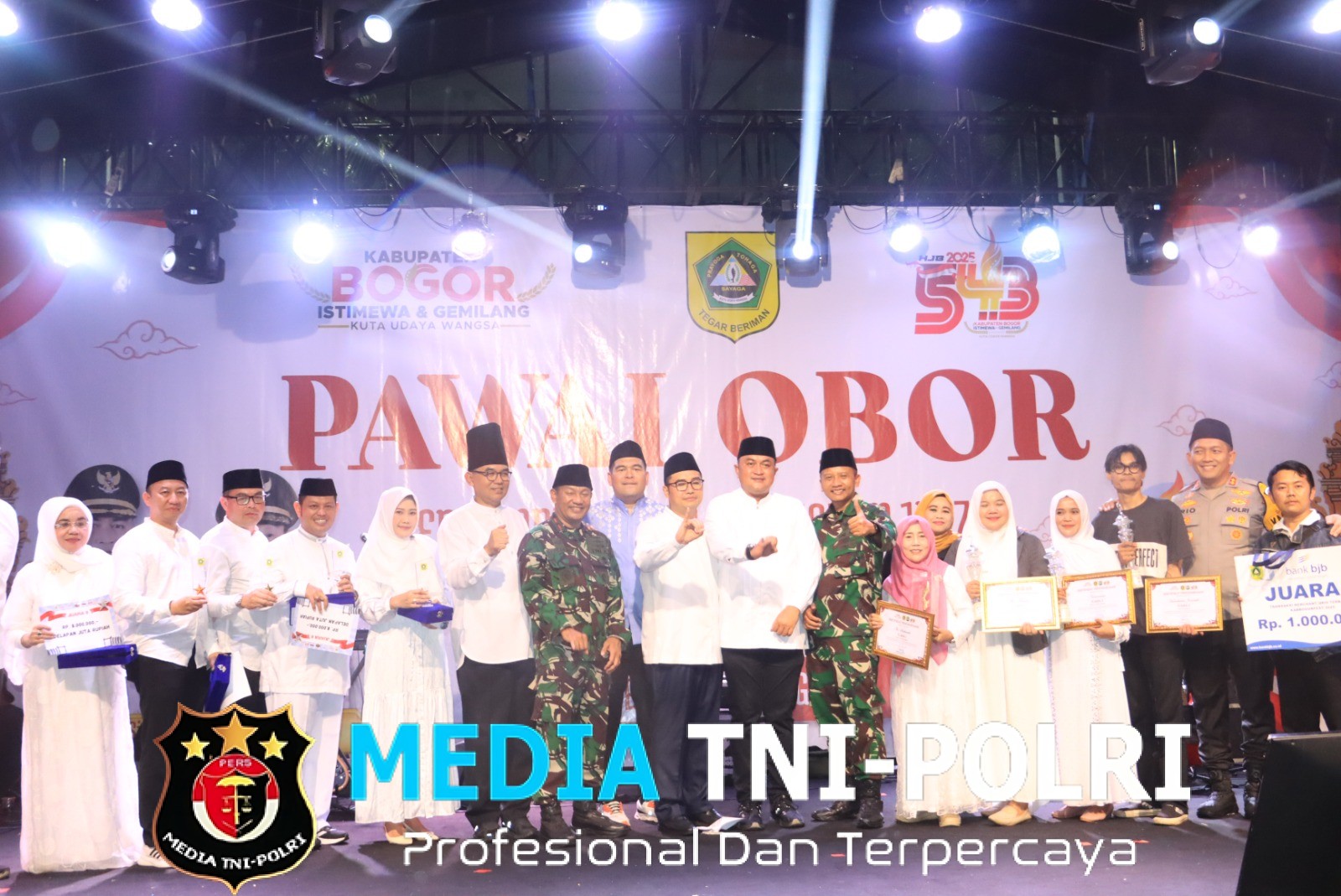 Kapolres Bogor Bersama Forkopimda Meriahkan Pawai Obor 1 Muharam di Stadion Pakansari