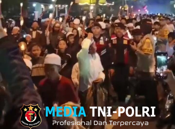 Polres Bogor Amankan Kegiatan Pawai Obor Warga Puncak Peringati Malam 1 Muharam 1447 H
