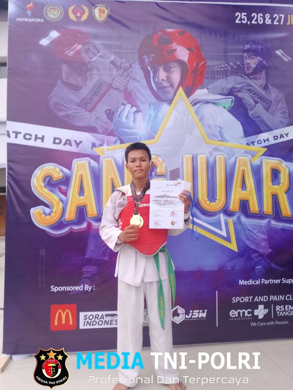 Siswa SMPN 32 Cipondoh Tangerang Kota Muhammad Ikhfall Izhama, Sukses Meraih Medali Emas Taekwondo Di Tingkat Nasional.