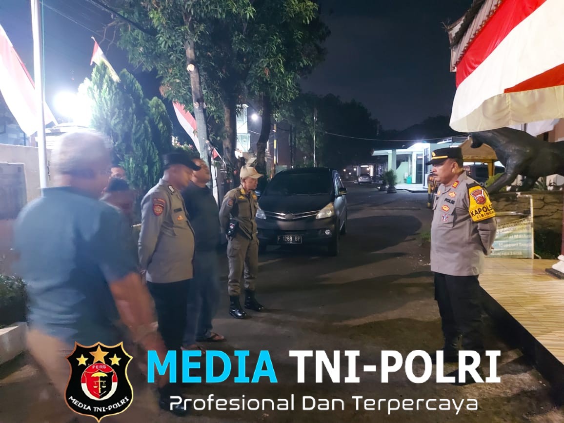 Wujudkan Situasi Aman di Malam Hari, Personel Polsek Cibinong Laksanakan Patroli KRYD Bersama Muspika dan Pokdar Kamtibmas