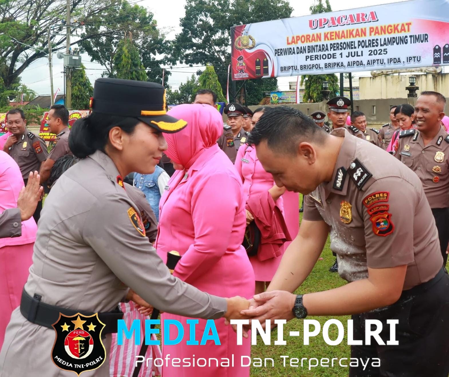 Kapolres Lampung Timur Pimpin Upacara Kenaikan Pangkat 72 Personel