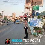 Anggota Polsek Ciampea Polres Bogor Laksanakan Pengaturan Lalu Lintas Pagi Hari, Wujudkan Kamseltibcarlantas